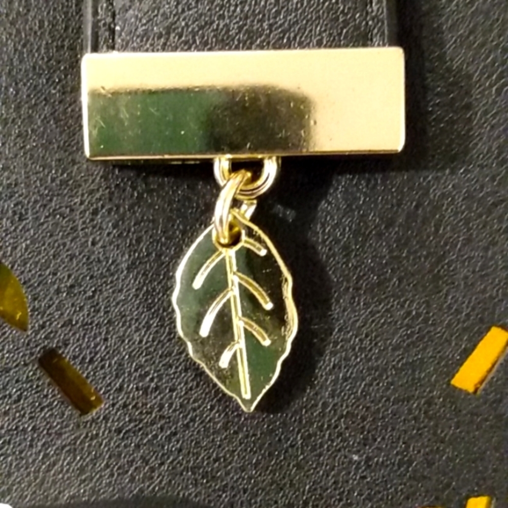 Golden Leaf Wallet - Picture 6 of 6